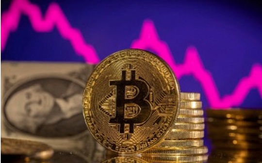 ビットコインの急落でウォール街のファンが試され、大口通貨保有者は最近購入を増やしている