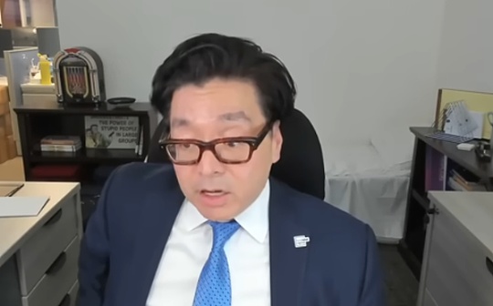 Tom Lee: ETH ist wie BTC im Jahr 2017, und es wird in Zukunft Schritt-für-Schritt-Wachstum geben
