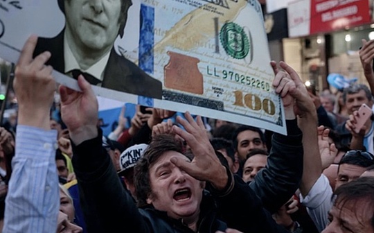 Argentina subterránea: Jóvenes en situación de pobreza y clase media que regresa a la pobreza