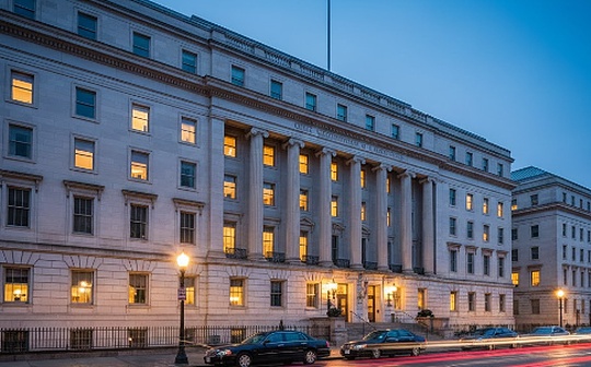 OCC confirme : les banques peuvent fournir des services intermédiaires de cryptographie directement aux clients